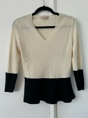 Banana Republic Cashmere Blend Two-Tone V-Neck Peplum Sweater in Cream and Black